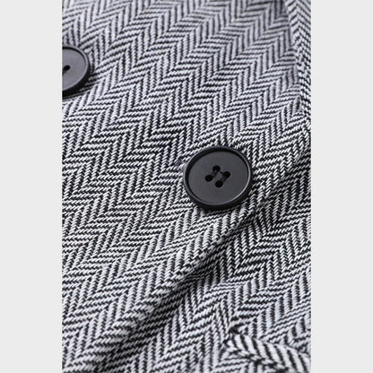 Каролина – Мощен Триделен Костюм