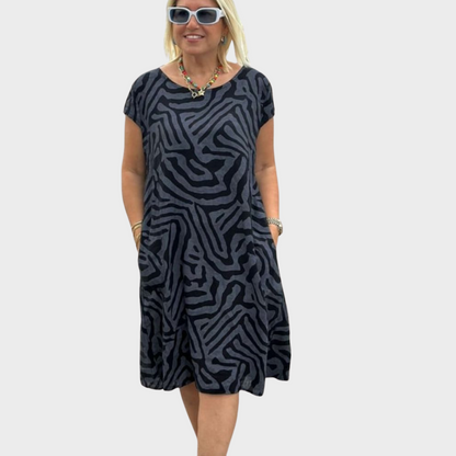 Дора - Летна рокля с кръгло деколте