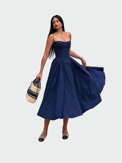 Макси рокля от сатен с тънки презрамки