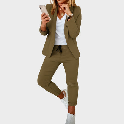 Ксенка – Софистициран Костюм