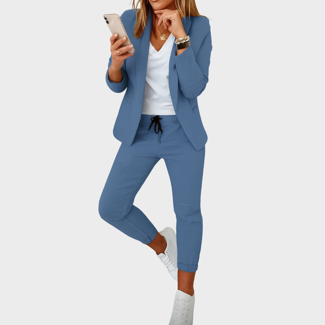 Ксенка – Софистициран Костюм