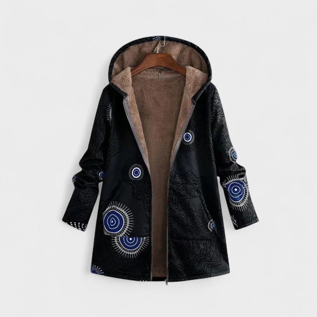 Бояна - Топла и мека якна с качулка