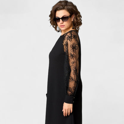 Даниела - Елегантна Чипкова Рокля