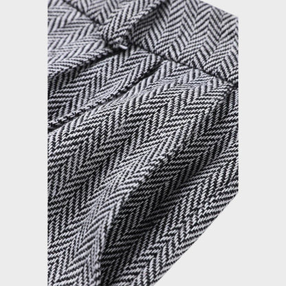 Каролина – Мощен Триделен Костюм