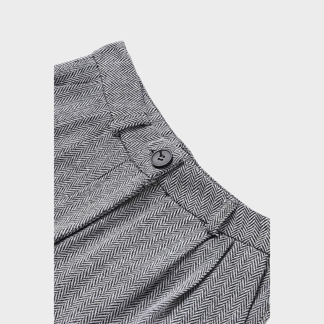 Каролина – Мощен Триделен Костюм