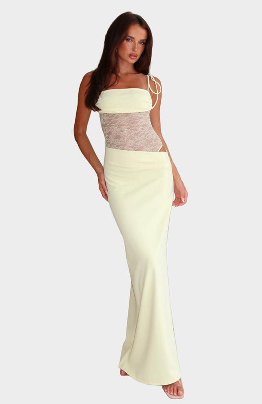 Максимална Рокля с Опулентен Пад и Елегантен Дотик