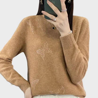 Плетен Дамски Пуловер с Узор на Пеперуда