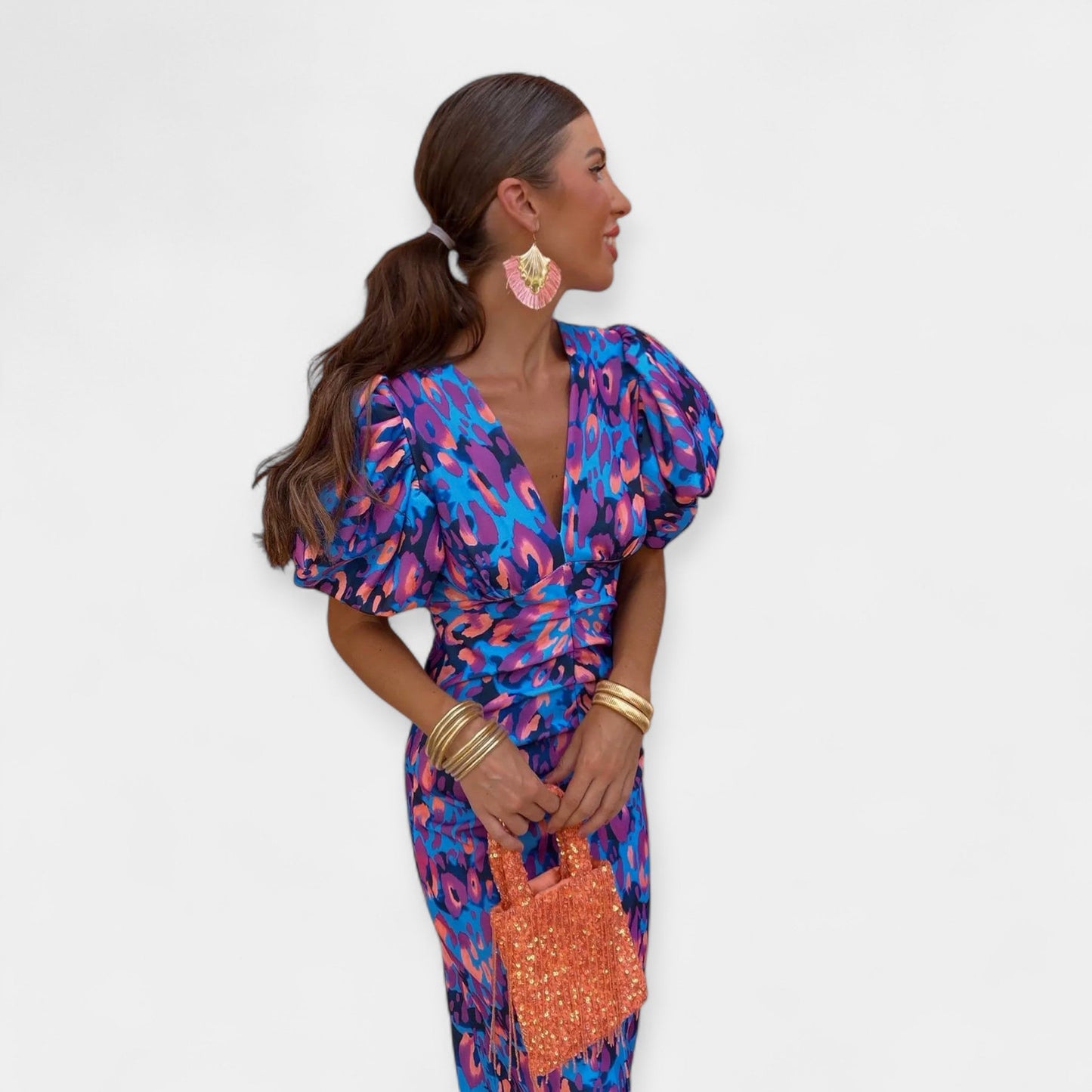 Рокля с Ръкави и Волани