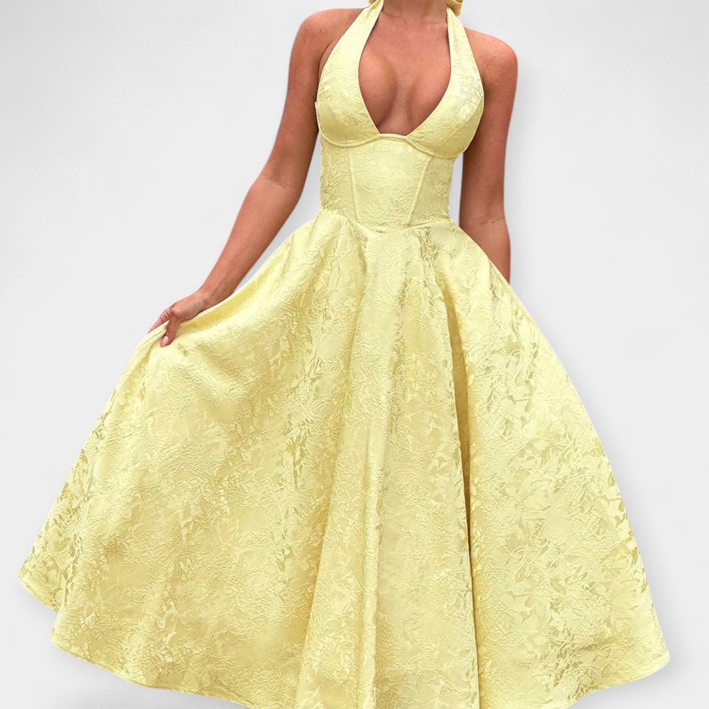 Миди Рокля с Отворен Гръб и Корсетен Дизайн