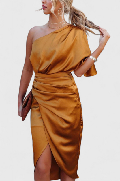 Даница Плавна Рокля с Елегантен и Вечен Силует