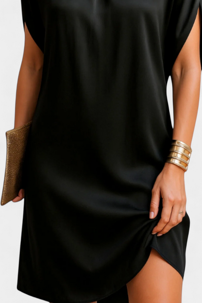 Ена Миди Рокля Без Временски Рамки с Кръгло Деколте