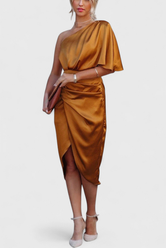 Даница Плавна Рокля с Елегантен и Вечен Силует