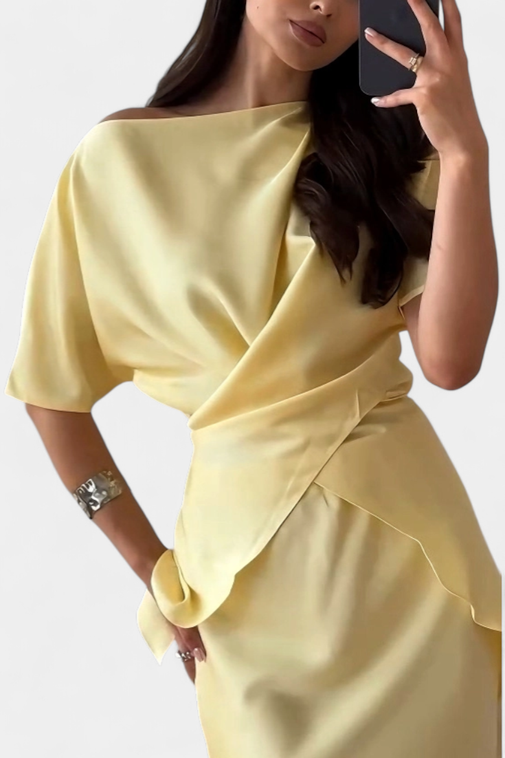 Комплект Сара с Топ с Прекръстени Презрамки и Лека Пола