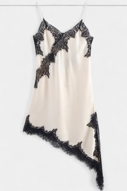 Катарина Мини Рокля с Презрамки и Дантела