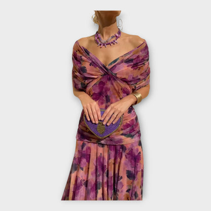 Въздушна Рокля с Впечатляващ Изрез